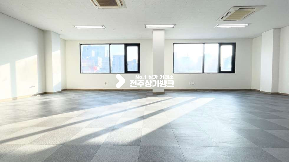 전북 전주완산구 효자동2가 ✧✧채광좋은 ✧✧3층사무실,세미나실,교육실✧✧자유업종추천✧✧냉난방기설치됨 월세 매물번호 12213 사진 4