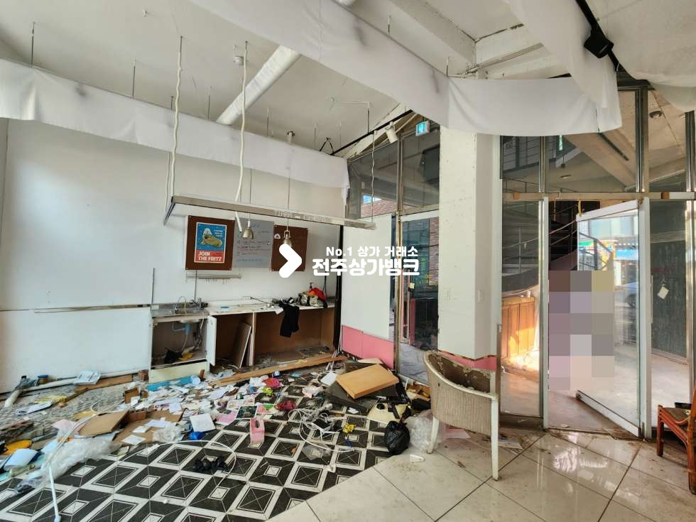 전북 전주완산구 풍남동1가 객리단길 저렴한 까페 자리 즉시입주가능합니다. 월세 매물번호 12301 사진 2