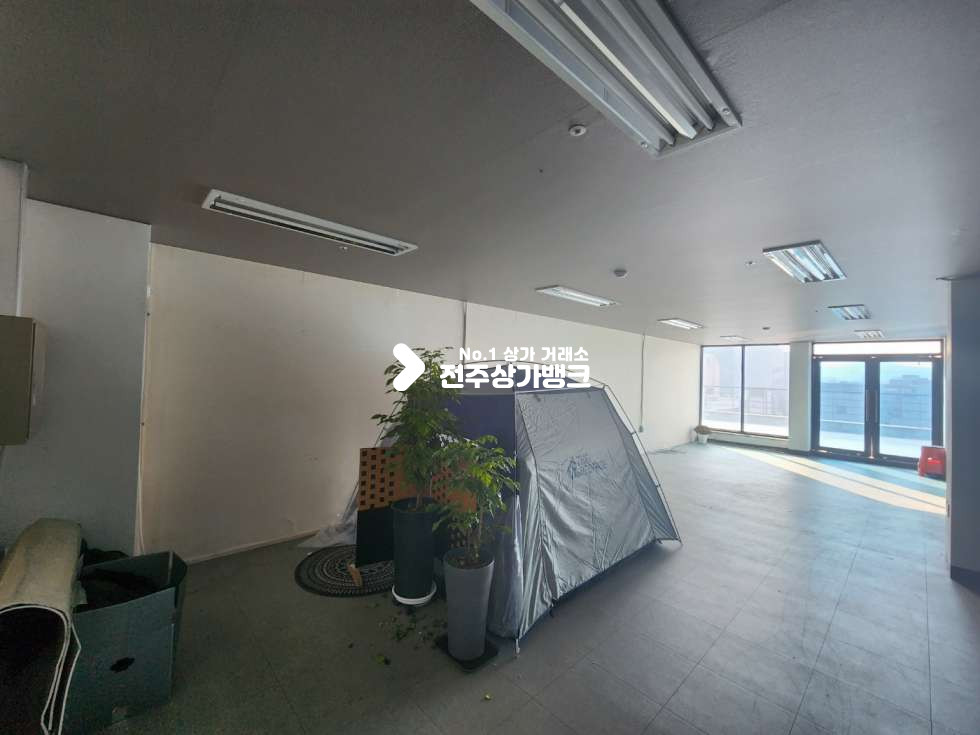 전북 전주완산구 효자동3가 효자동 3가 테라스 있는 사무실 매물 즉시입주 가능합니다. 월세 매물번호 12309 사진 1