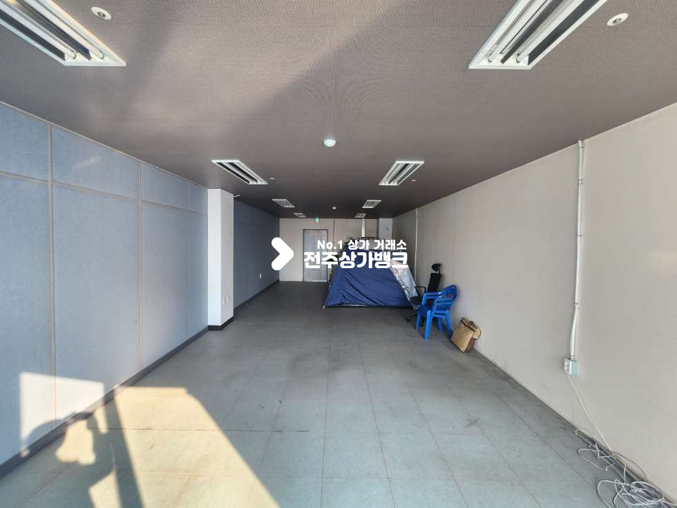 전북 전주완산구 효자동3가 효자동 3가 테라스 있는 사무실 매물 즉시입주 가능합니다. 월세 매물번호 12309 사진 4