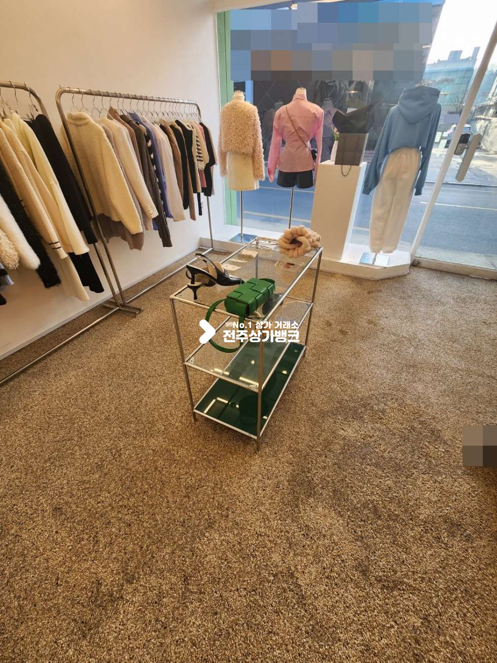 전북 전주완산구 고사동 고사동 저렴한 월세 , 시설 잘되어있는 의류샵 입니다. 월세 매물번호 12325 사진 15