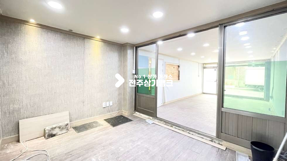전북 전주완산구 서신동 ✔서신동✔모서리1층✔23평상가✔사무실,공방✔자유업종추천✔화장실✔수도시설✔있어요~! 월세 매물번호 12337 사진 10