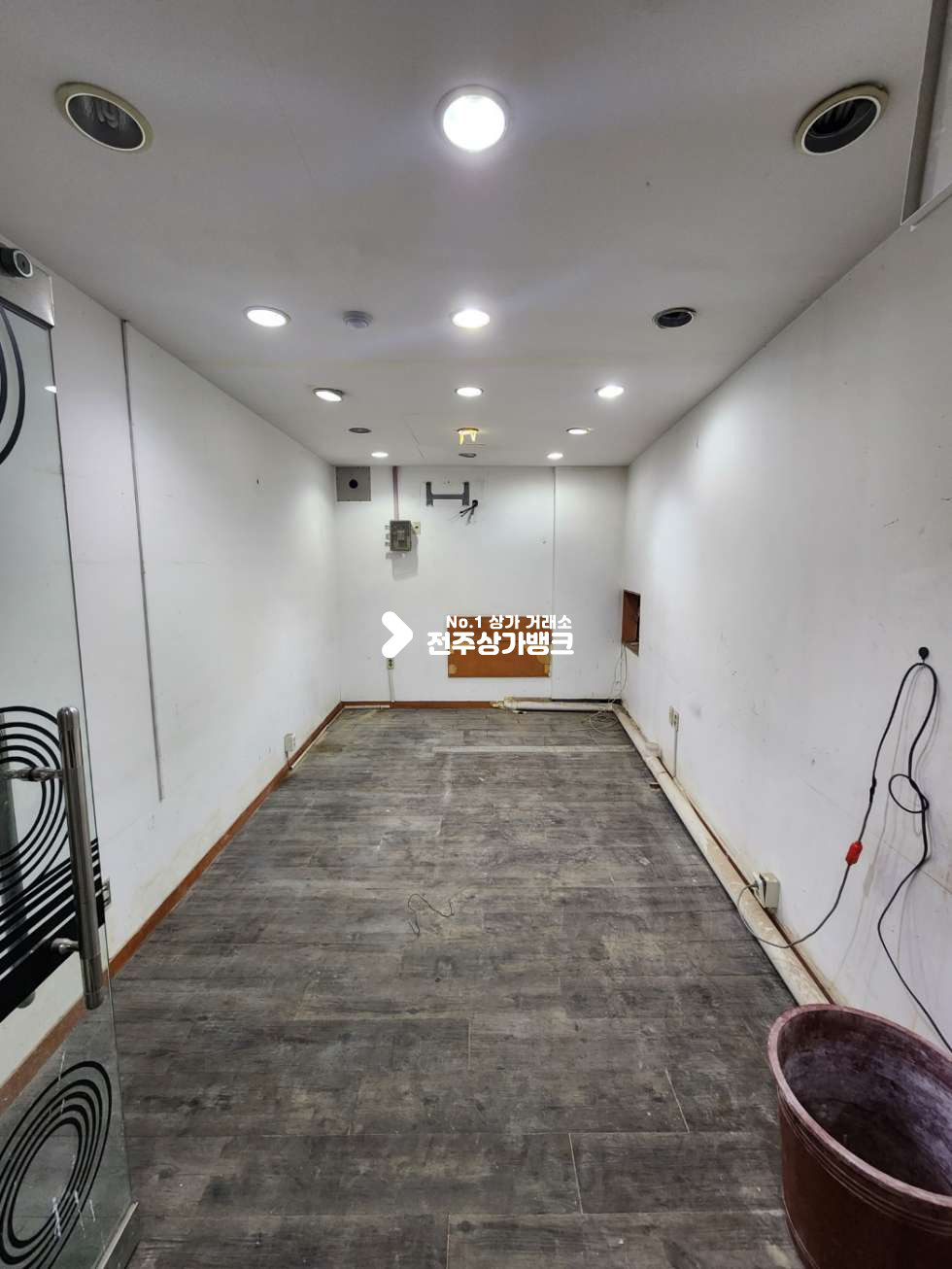 전북 전주완산구 경원동1가 경원동 대로변 상권 공방,사무실사용 강추 즉시입주 가능합니다. 월세 매물번호 12345 사진 1