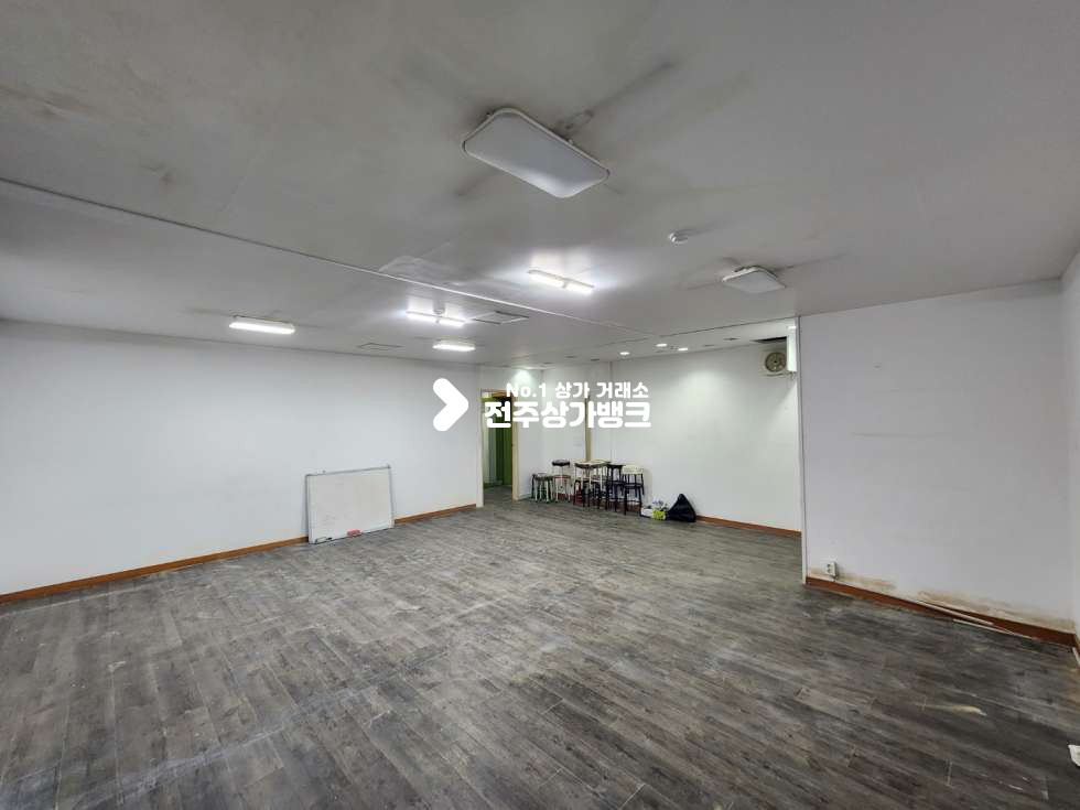 전북 전주완산구 경원동1가 경원동 대로변 상권 공방,사무실사용 강추 즉시입주 가능합니다. 월세 매물번호 12345 사진 3
