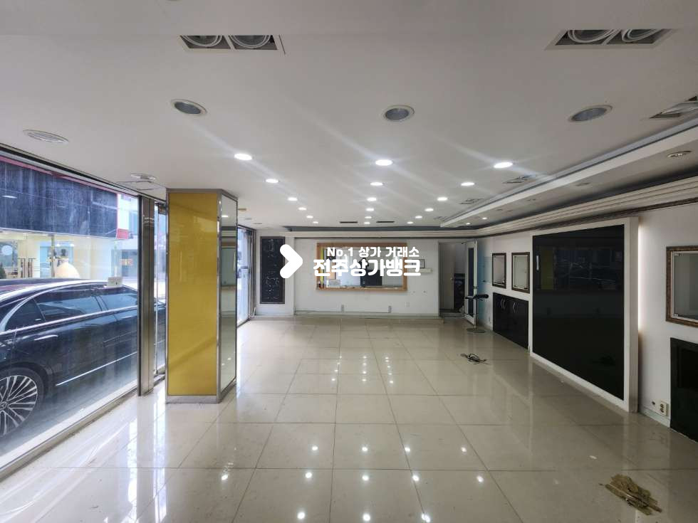 전북 전주완산구 중앙동3가 중앙동 웨리단길 지하까지 사용가능한 상가 즉시입주 가능합니다. 월세 매물번호 12347 사진 5