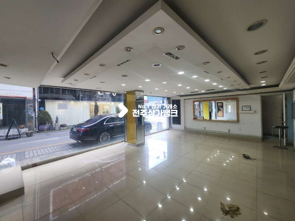 전북 전주완산구 중앙동3가 중앙동 웨리단길 지하까지 사용가능한 상가 즉시입주 가능합니다. 월세 매물번호 12347 사진 6