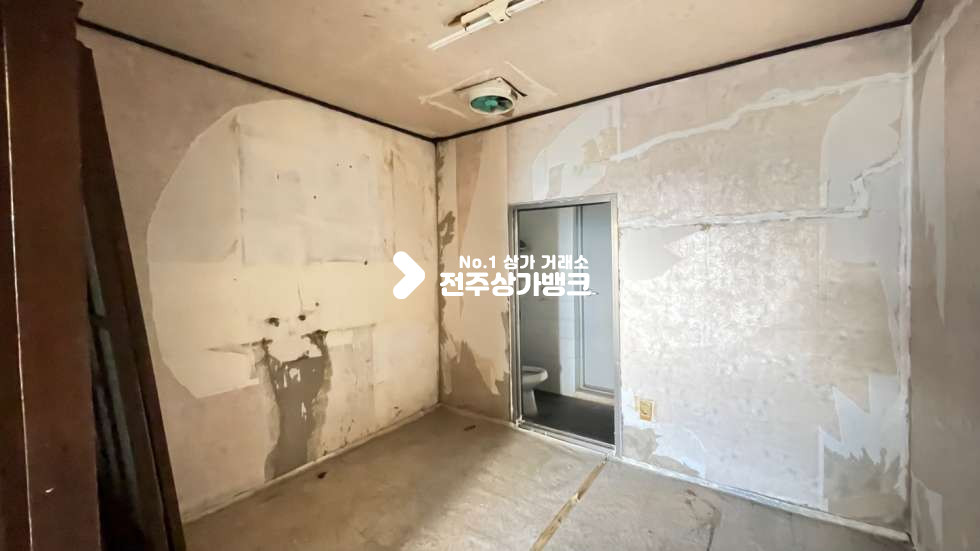 전북 전주완산구 삼천동1가 ✔막걸리골목✔1층✔저렴이상가✔적극추천✔방✔화장실있음✔ 월세 매물번호 12377 사진 7