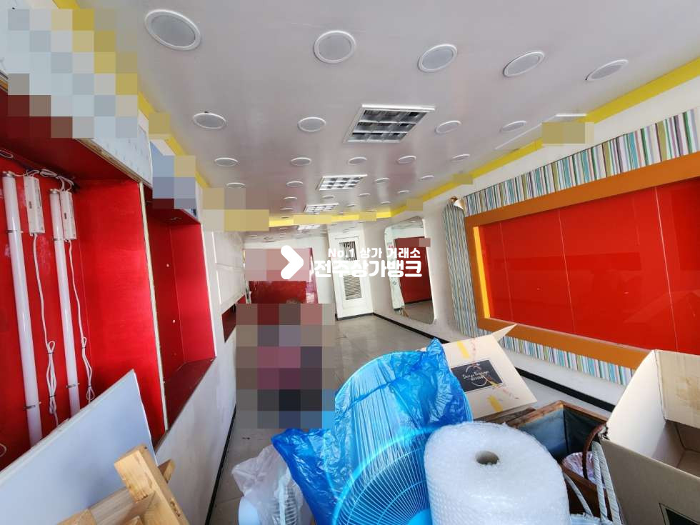 전북 전주완산구 경원동1가 객사대로변 16평 상가 즉시입주 가능합니다. 월세 매물번호 12379 사진 1