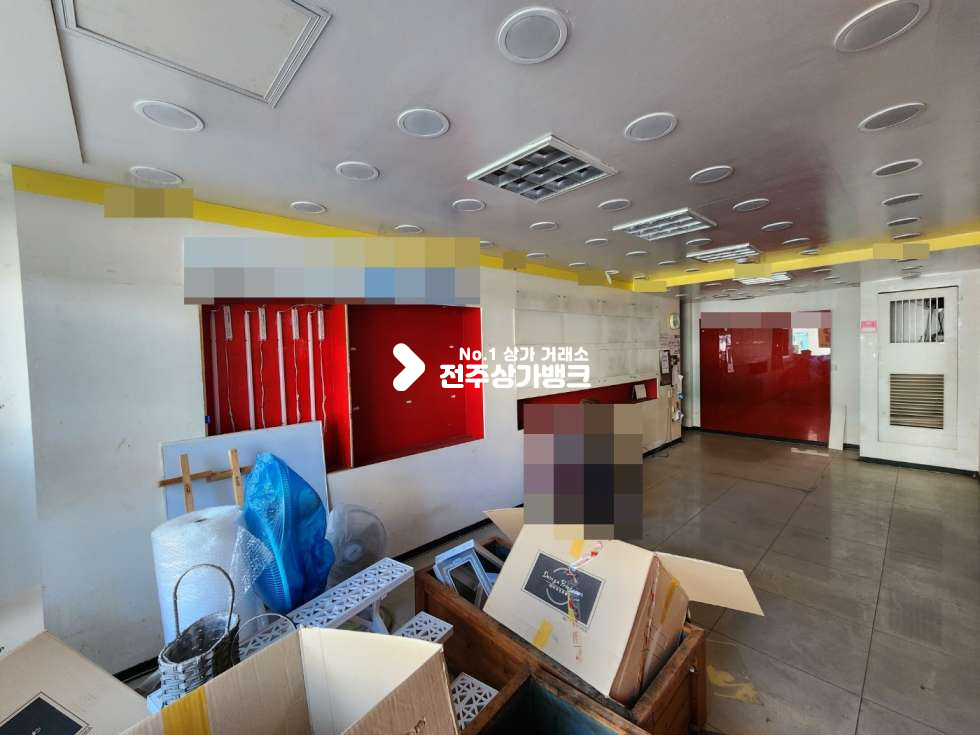 전북 전주완산구 경원동1가 객사대로변 16평 상가 즉시입주 가능합니다. 월세 매물번호 12379 사진 3