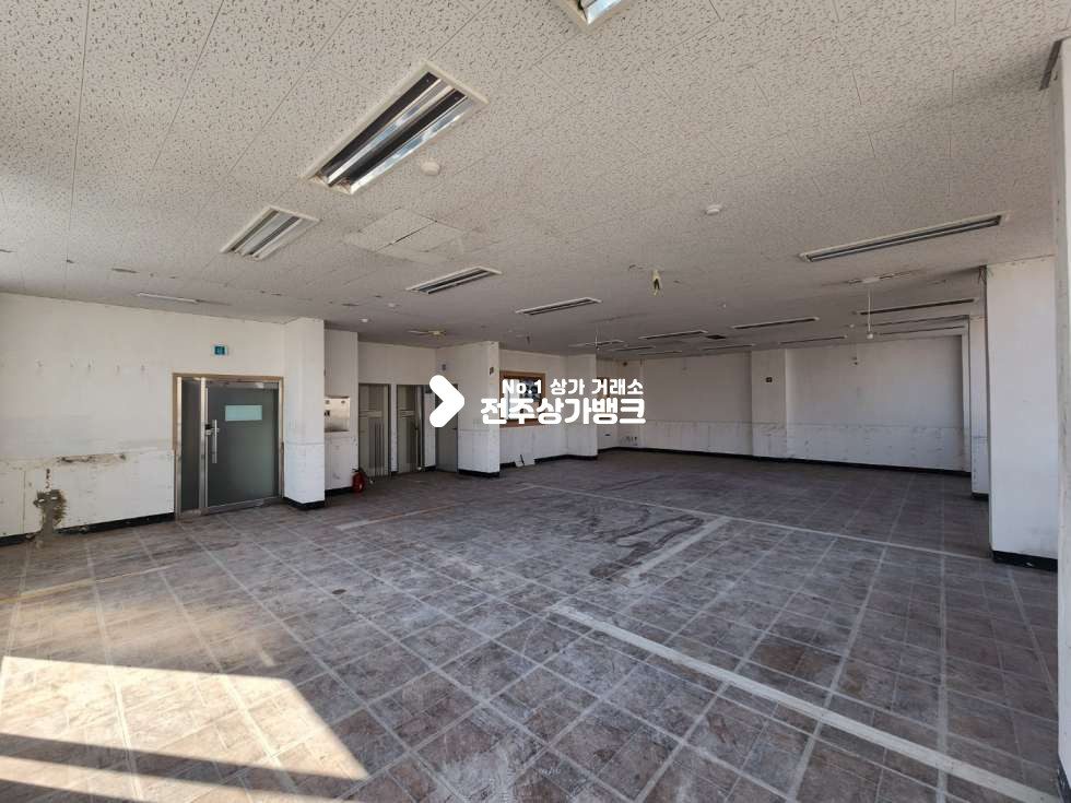 전북 전주완산구 중화산동2가 중화산동 대로변 상권의 4층 상가 즉시입주 가능합니다. 월세 매물번호 12411 사진 3