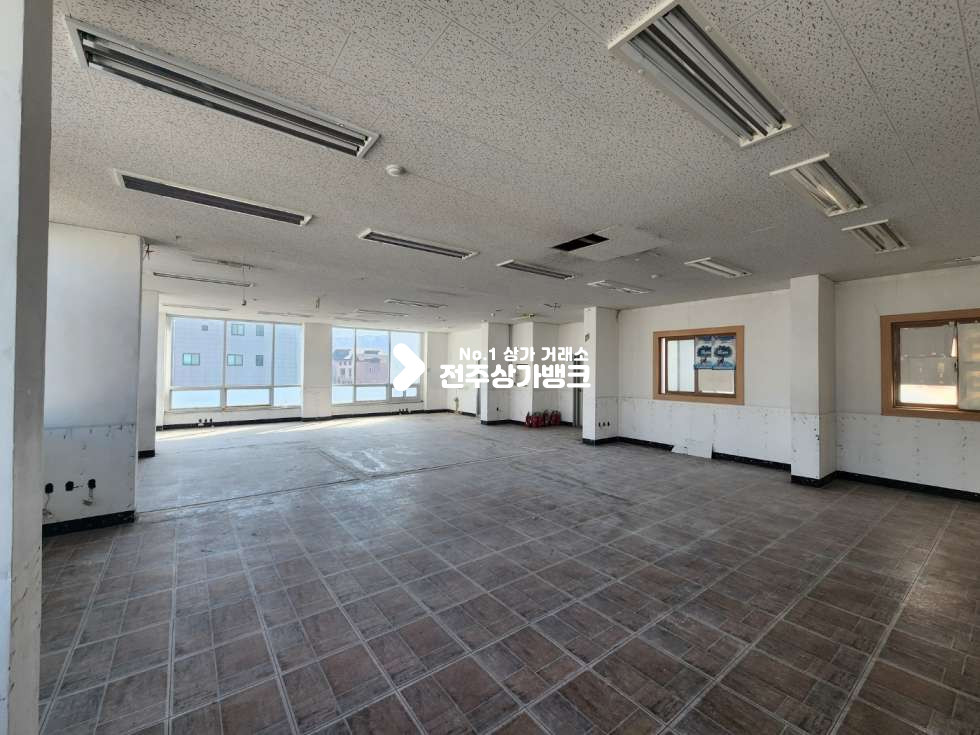전북 전주완산구 중화산동2가 중화산동 대로변 상권의 4층 상가 즉시입주 가능합니다. 월세 매물번호 12411 사진 4