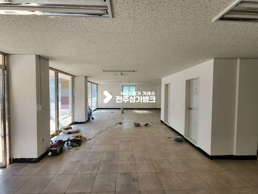 전북 전주덕진구 금암동 금암동 인근 학교주면 편의점,미용 추천상가 즉시입주 가능합니다. 월세 매물번호 12414 사진 2