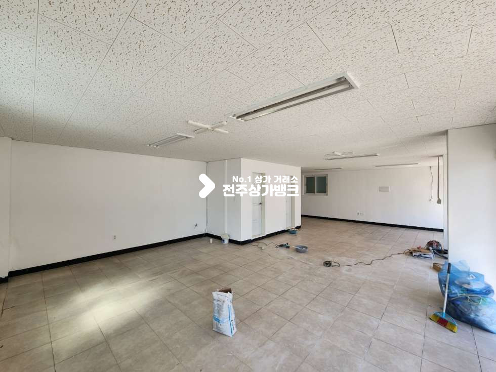 전북 전주덕진구 금암동 금암동 인근 학교주면 편의점,미용 추천상가 즉시입주 가능합니다. 월세 매물번호 12414 사진 4