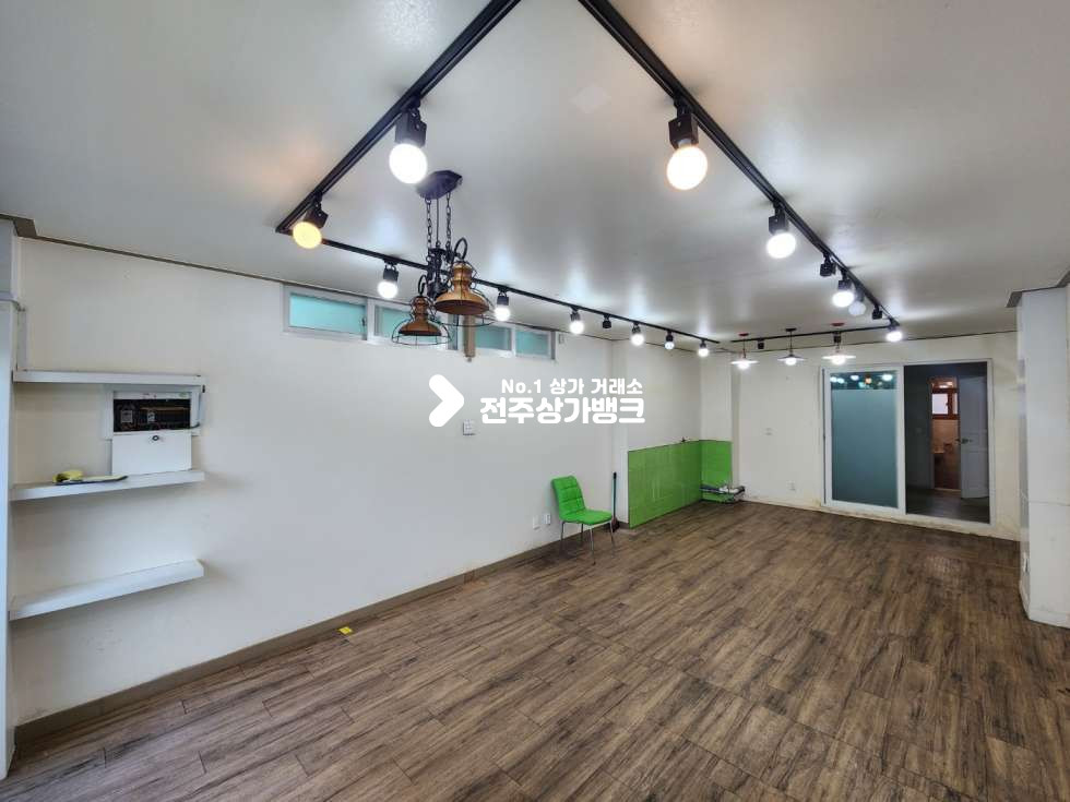 전북 전주완산구 평화동2가 평화동 저렴한월세의 넒은 평수 즉시입주 가능합니다. 월세 매물번호 12430 사진 3