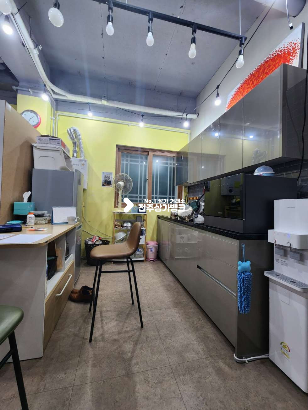 전북 전주완산구 서신동 백제로 다이소 부근 인테리어 잘되어있는 상가 협의입주가능합니다. 월세 매물번호 12431 사진 5