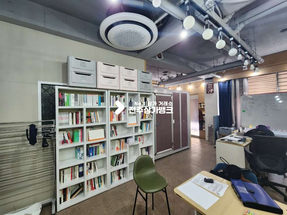 전북 전주완산구 서신동 백제로 다이소 부근 인테리어 잘되어있는 상가 협의입주가능합니다. 월세 매물번호 12431 사진 6