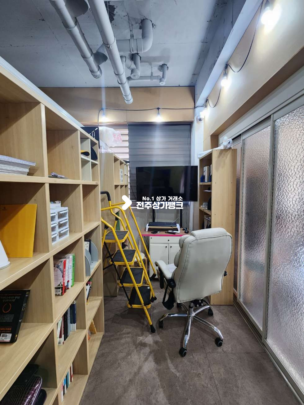 전북 전주완산구 서신동 백제로 다이소 부근 인테리어 잘되어있는 상가 협의입주가능합니다. 월세 매물번호 12431 사진 7