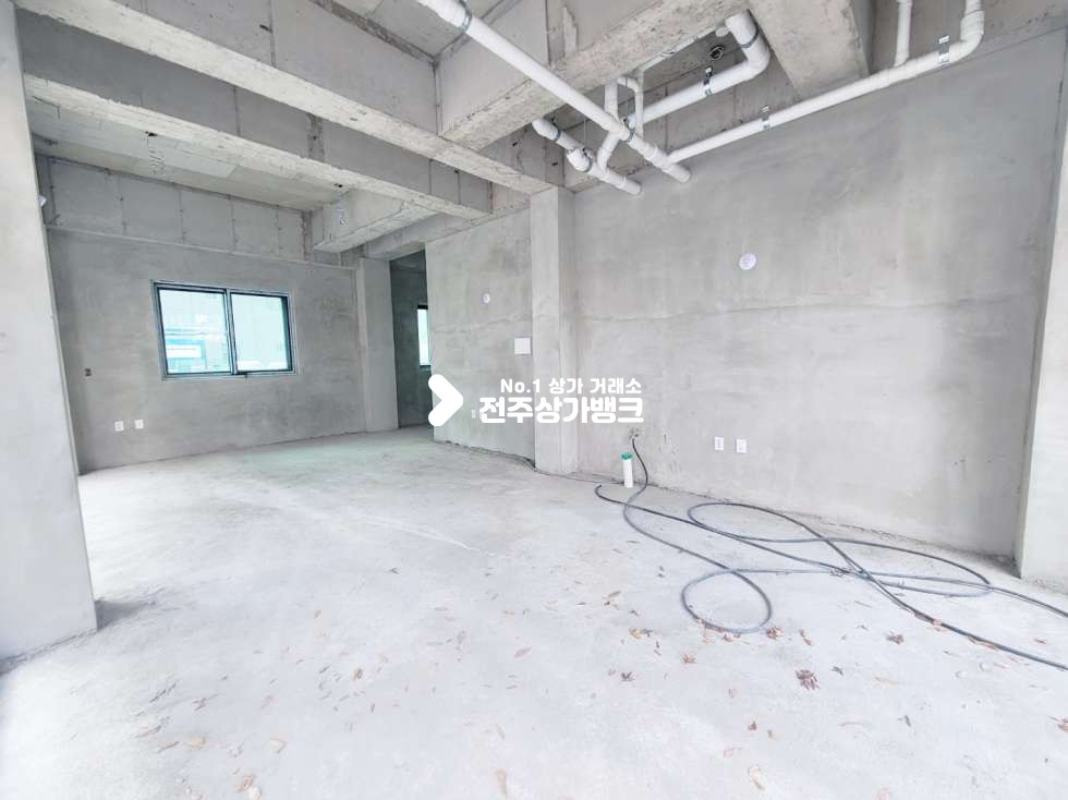 전북 전주완산구 삼천동1가 신축//카페//피부,미용샵추천// 월세 매물번호 12459 사진 4