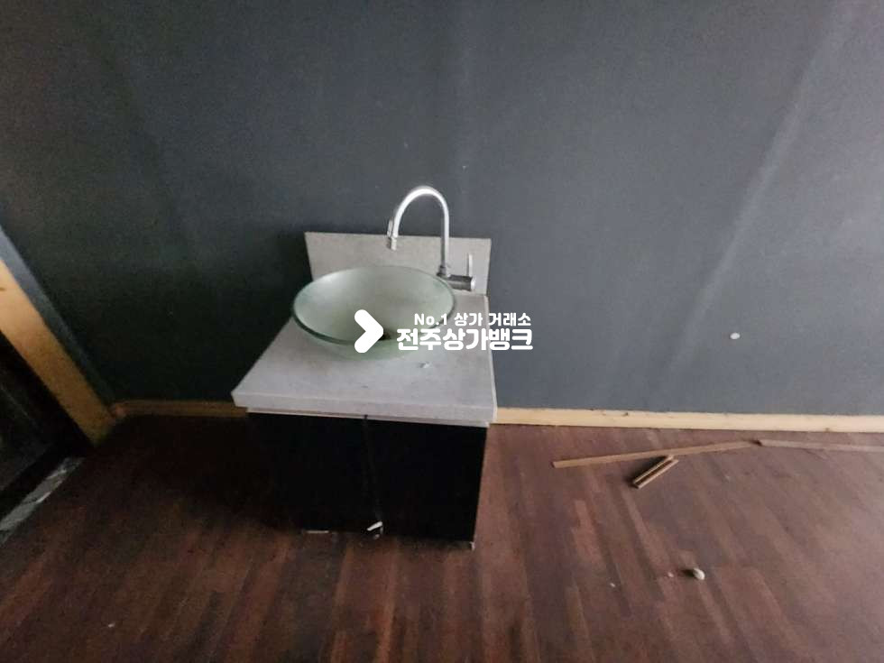 전북 전주완산구 효자동2가 채신청 &스타벅스 근처의 저렴한 1층 상가 매물 즉시입주가능합니다. 월세 매물번호 12490 사진 7