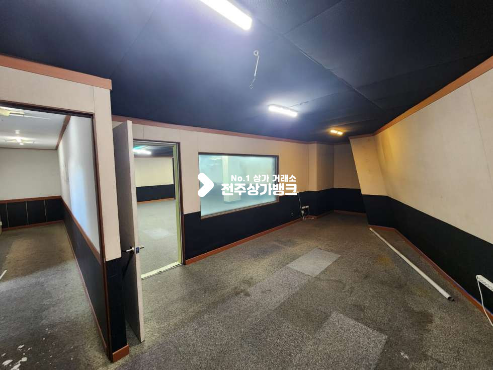 전북 전주완산구 중화산동2가 중화산동 3층 단독 사무실임대 내부 방음벽시공되어있습니다. 월세 매물번호 12512 사진 1