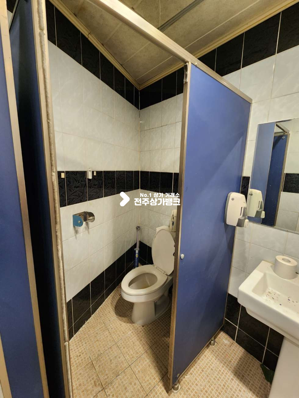 전북 전주완산구 중앙동3가 웨리단길 저렴한가격의 건물통 임대 즉시입주가능합니다 월세 매물번호 12527 사진 21
