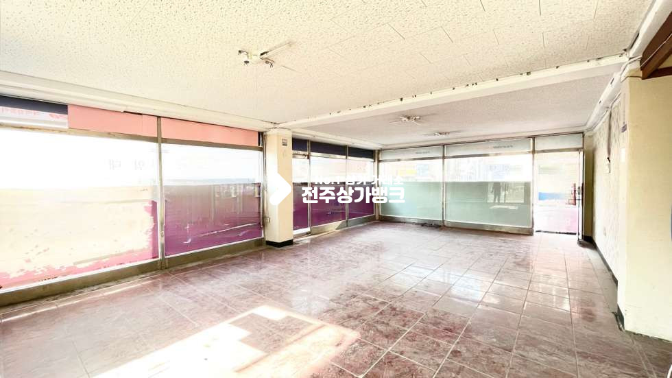 전북 전주완산구 삼천동1가 ✔삼천동✔대로변1층✔테라스있는✔41평상가추천✔ 창고형사무실 ✔자유업종추천✔전용주차장있음~~~!!! 월세 매물번호 12548 사진 3