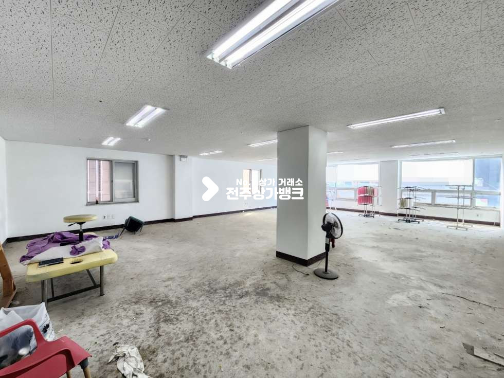 전북 전주완산구 효자동3가 신시가지 채광좋은 상가 임대 즉시입주 가능합니다. 월세 매물번호 12569 사진 1