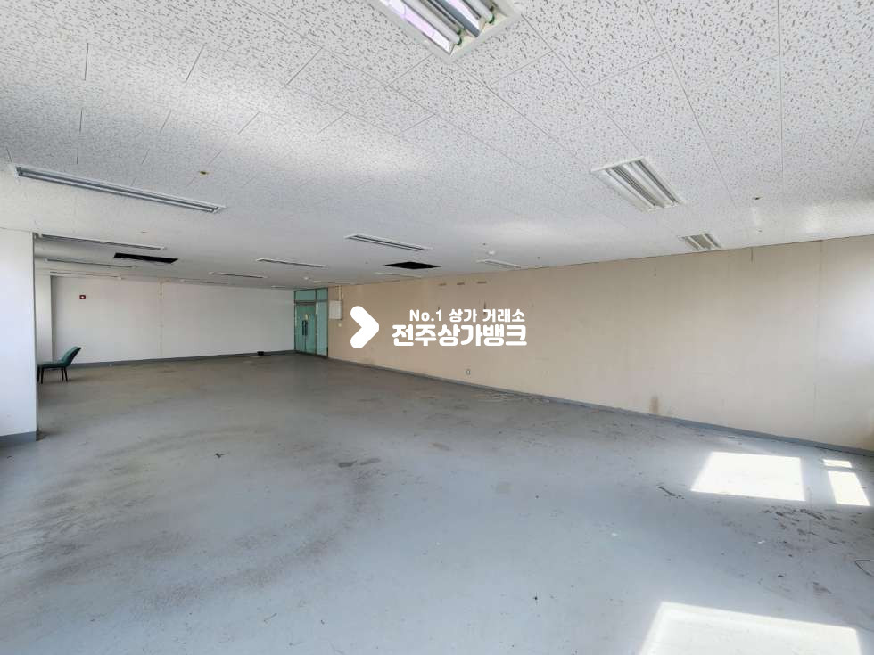 전북 전주완산구 효자동3가 효자동신시가지 빌딩 사무실자리 즉시입주 가능합니다. 월세 매물번호 12576 사진 4