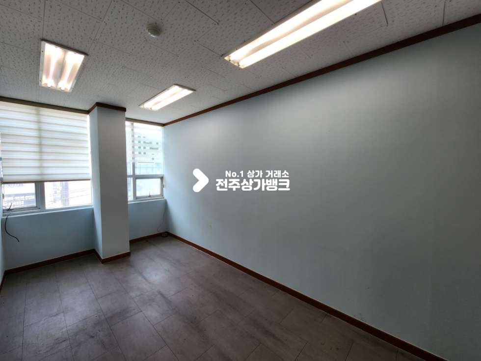 전북 전주완산구 서신동 서신동 학원 으로 강력추천드리는 매물 즉시입주 가능합니다. 월세 매물번호 12583 사진 9