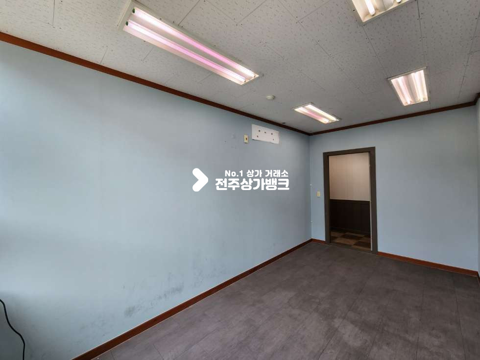 전북 전주완산구 서신동 서신동 학원 으로 강력추천드리는 매물 즉시입주 가능합니다. 월세 매물번호 12583 사진 10