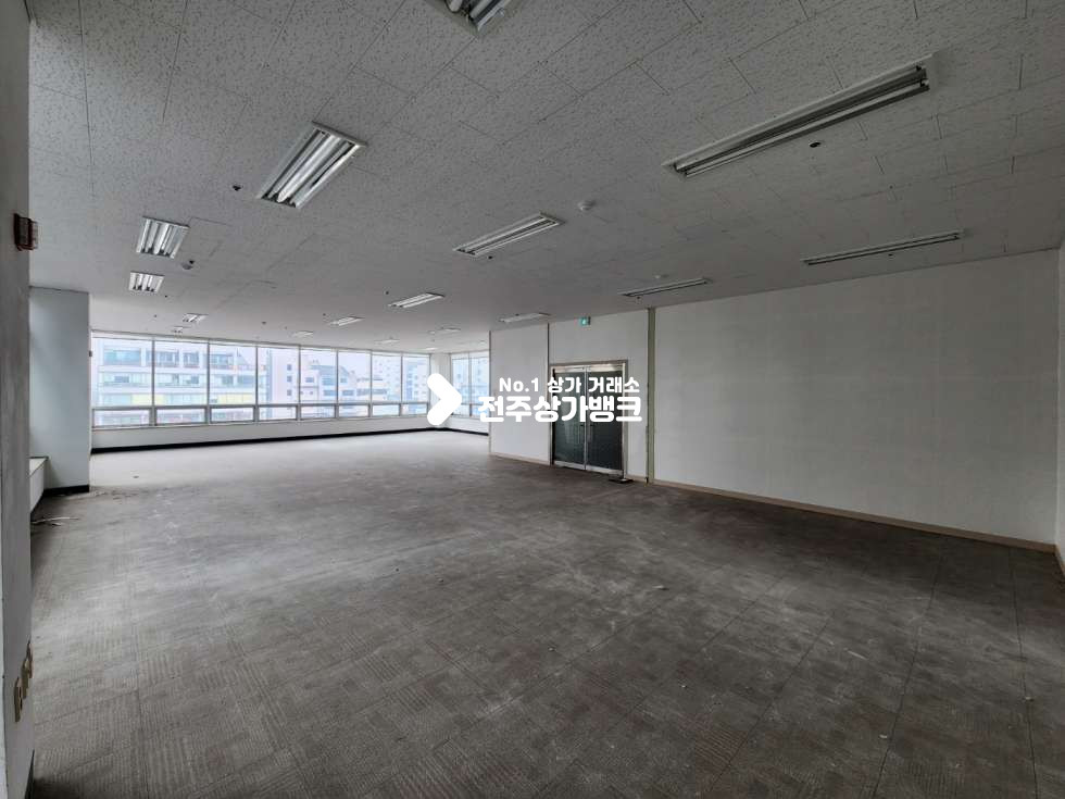 전북 전주완산구 효자동2가 효자동2가 신시가지 3층 상가 즉시입주 가능합니다. 월세 매물번호 12590 사진 4