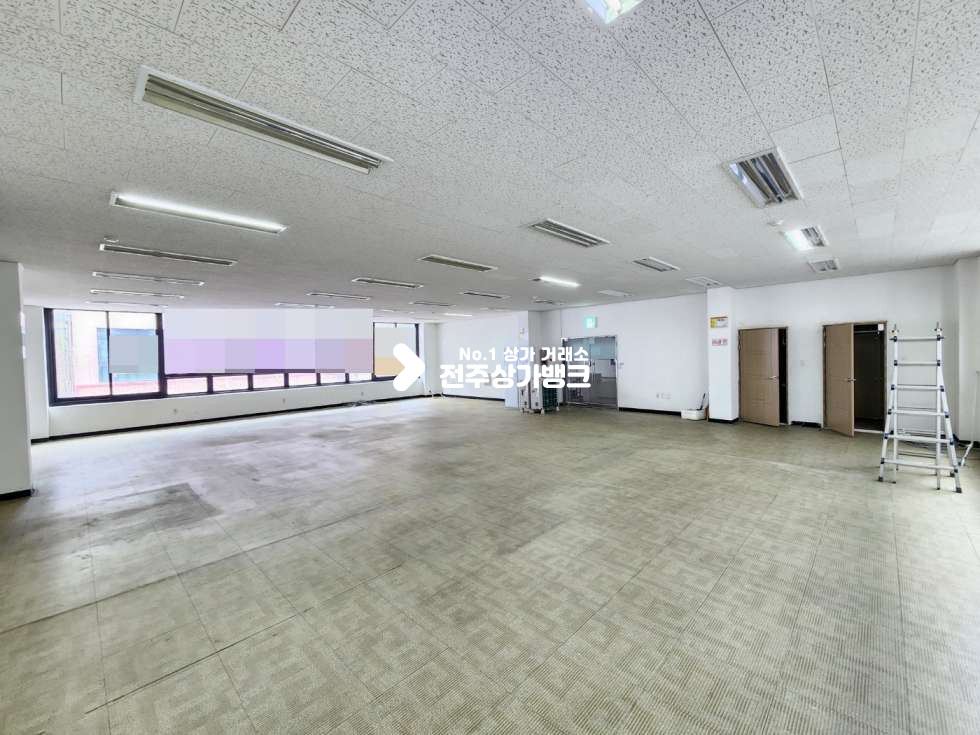 전북 전주완산구 효자동3가 신시가지 유동인구 많은 2층 상가임대 즉시입주 가능합니다. 월세 매물번호 12592 사진 4
