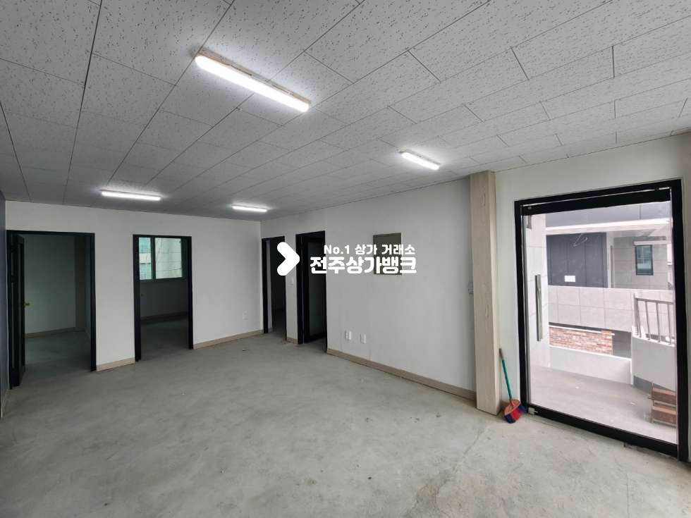 전북 전주덕진구 우아동3가 사무실,학원으로 사용하시기 좋은 신축리모델링 상가 즉시입주가능합니다. 월세 매물번호 12637 사진 2