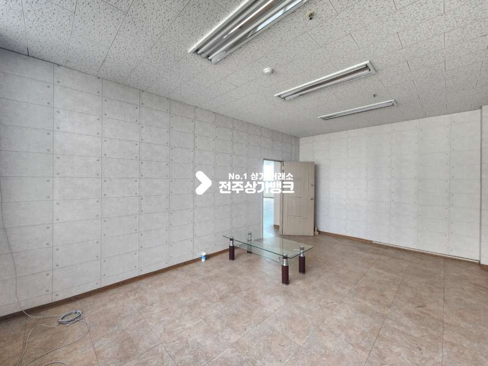 전북 전주완산구 효자동2가 효자동2가 전용 약 65평의 대형 평수 상가 ,사무실임대 즉시입주 가능합니다. 월세 매물번호 12642 사진 7