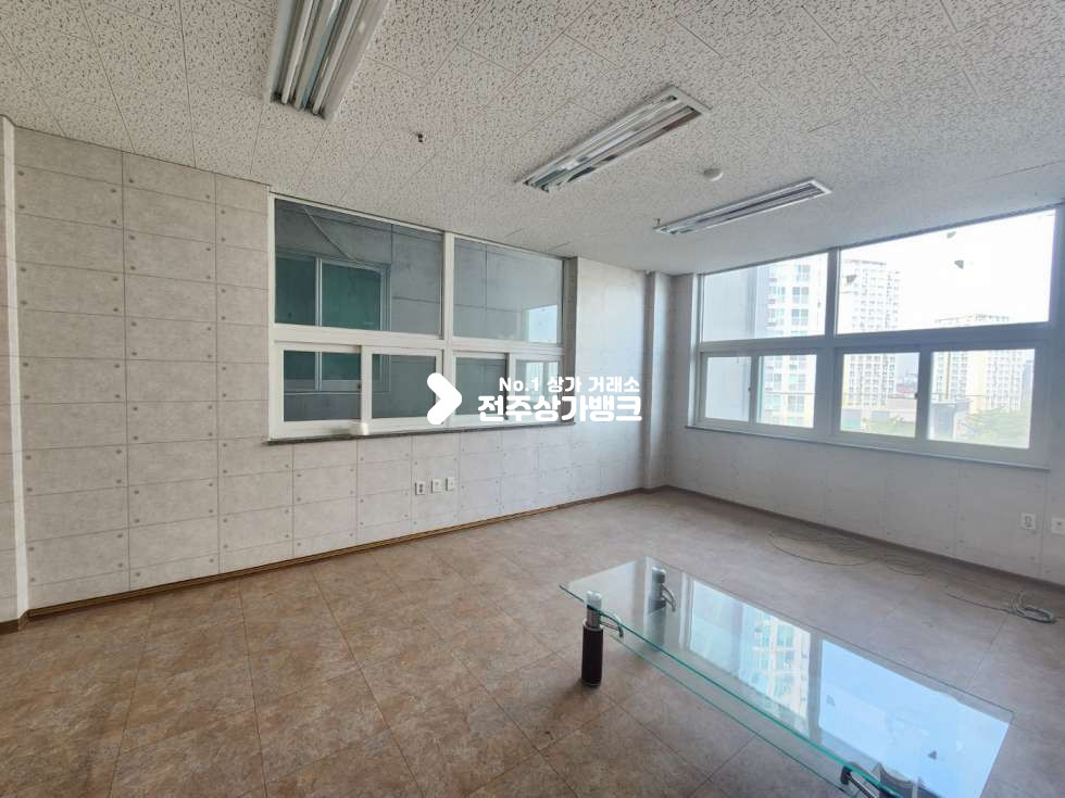 전북 전주완산구 효자동2가 효자동2가 전용 약 65평의 대형 평수 상가 ,사무실임대 즉시입주 가능합니다. 월세 매물번호 12642 사진 8