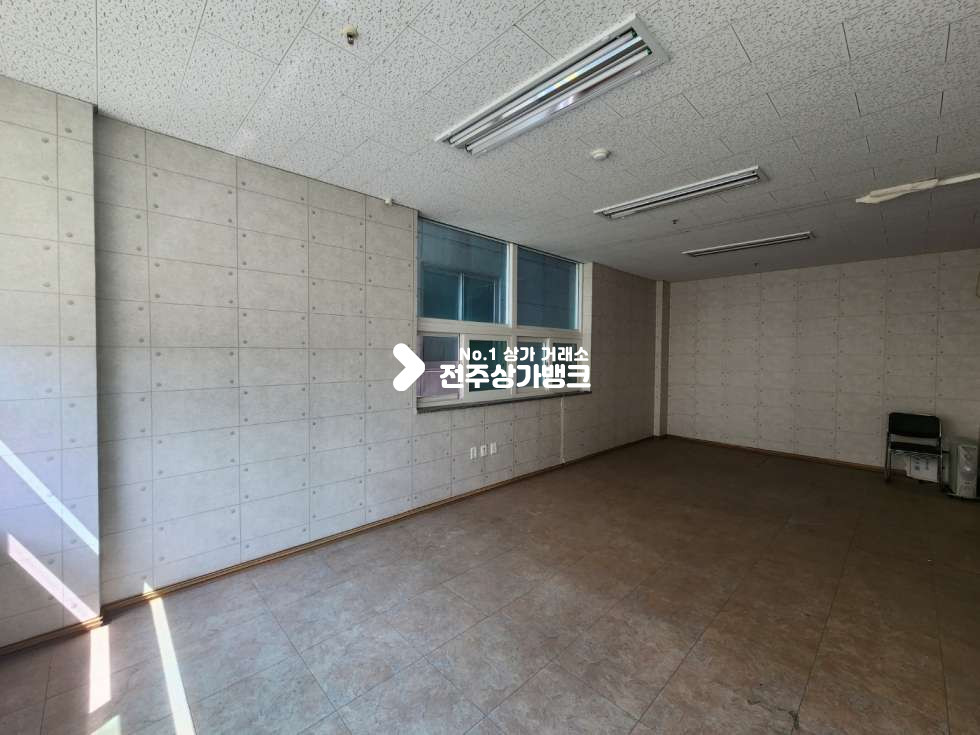 전북 전주완산구 효자동2가 효자동2가 전용 약 65평의 대형 평수 상가 ,사무실임대 즉시입주 가능합니다. 월세 매물번호 12642 사진 10