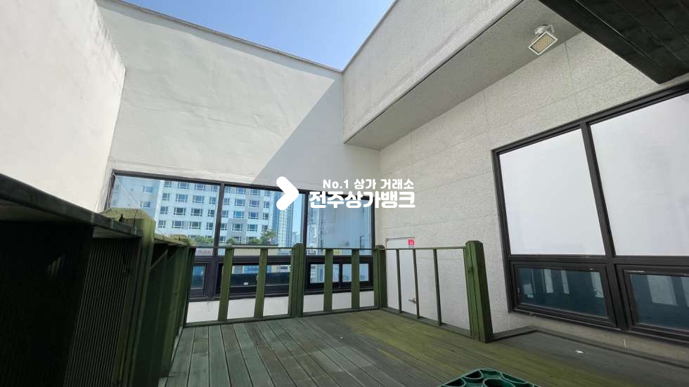 전북 전주완산구 효자동3가 ✧✧신시가지✧✧메인거리✧✧테라스있는✧✧타투샵,왁싱,미용업✧✧강력추천매물!!~~~ 월세 매물번호 12656 사진 1
