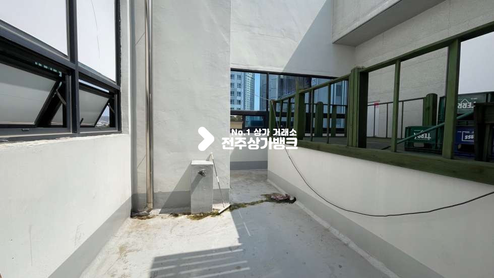 전북 전주완산구 효자동3가 ✧✧신시가지✧✧메인거리✧✧테라스있는✧✧타투샵,왁싱,미용업✧✧강력추천매물!!~~~ 월세 매물번호 12656 사진 3