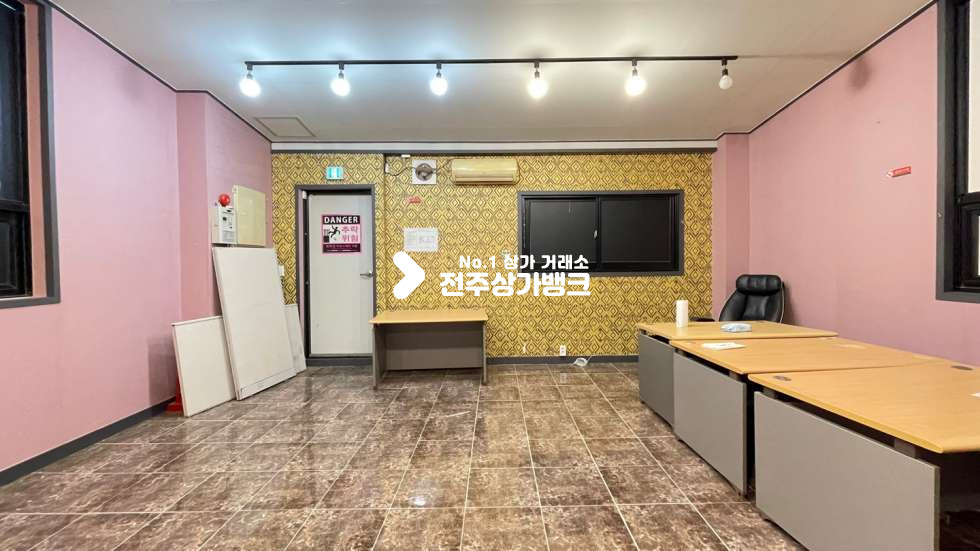 전북 전주완산구 효자동3가 ✧✧신시가지✧✧메인거리✧✧테라스있는✧✧타투샵,왁싱,미용업✧✧강력추천매물!!~~~ 월세 매물번호 12656 사진 9