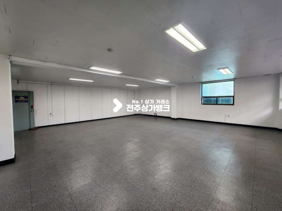 전북 전주덕진구 인후동2가 인후동2가 대로변의 넒은 상가 즉시입주 가능합니다 월세 매물번호 12668 사진 3
