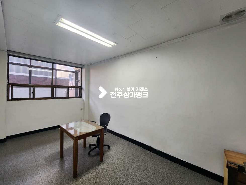 전북 전주덕진구 인후동2가 인후동2가 대로변의 넒은 상가 즉시입주 가능합니다 월세 매물번호 12668 사진 8