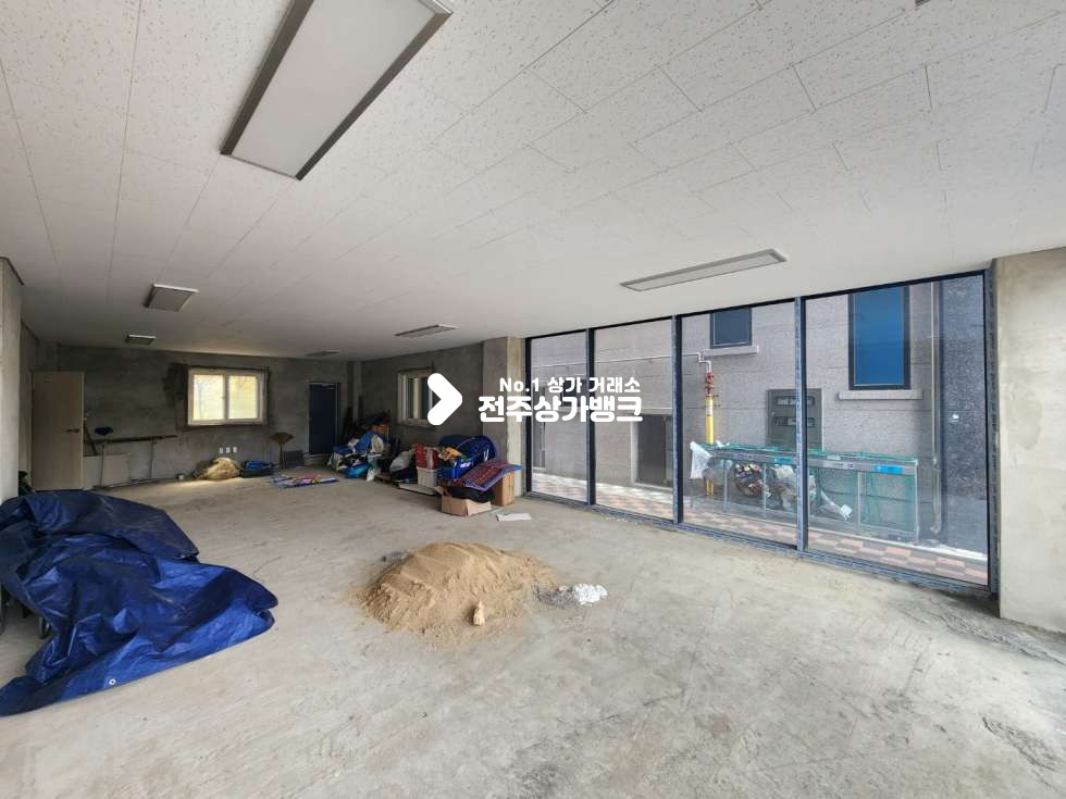 전북 전주덕진구 만성동 만성동 전용 약 40평의 넒은 상가 즉시입주 가능합니다. 월세 매물번호 12672 사진 1