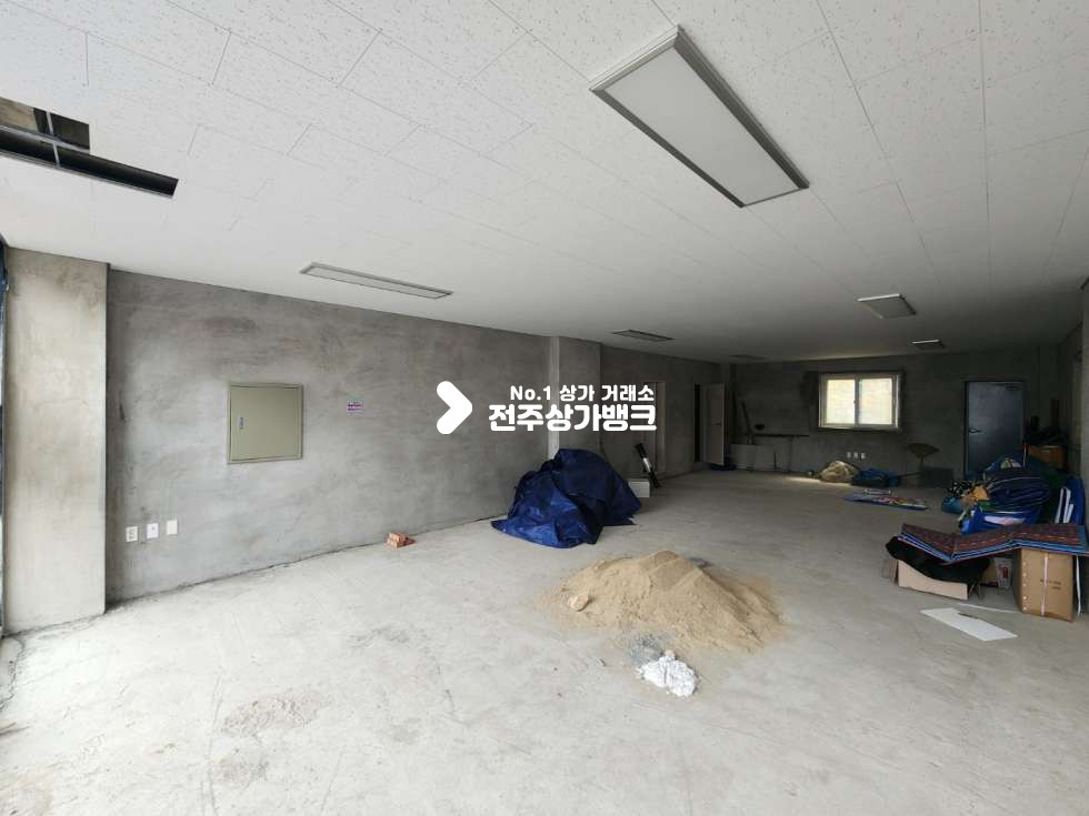 전북 전주덕진구 만성동 만성동 전용 약 40평의 넒은 상가 즉시입주 가능합니다. 월세 매물번호 12672 사진 3