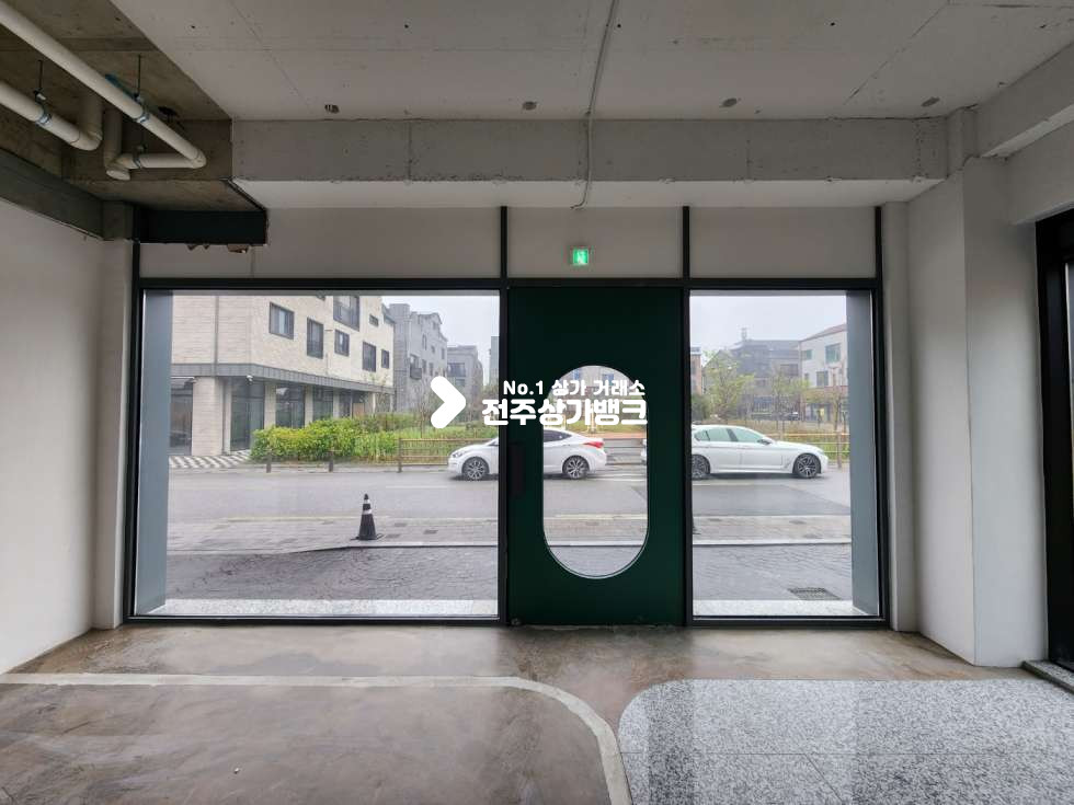 전북 전주덕진구 만성동 만성동 인테리어 잘되어있는 상가 까페 로 강력추천드립니다. 월세 매물번호 12686 사진 1