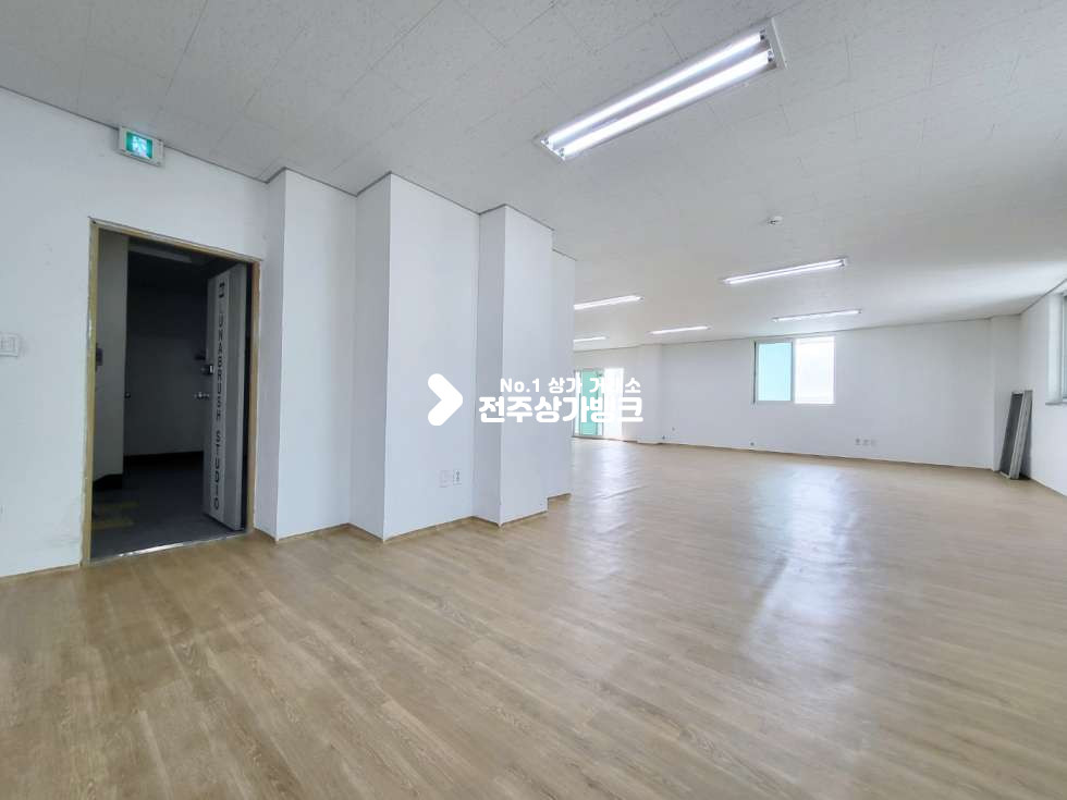 전북 전주덕진구 인후동1가 ★인후초인근 대로변 넓은 사무실로 모십니다!! ★ 월세 매물번호 12713 사진 1