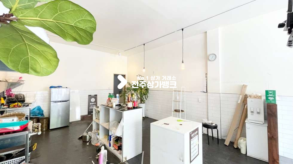 전북 전주완산구 효자동2가 ✔효자동2가✔위치좋은✔무권리금✔1층상가✔음식점, 카페, 자유업종✔적극추천매물~~~ 월세 매물번호 12726 사진 1