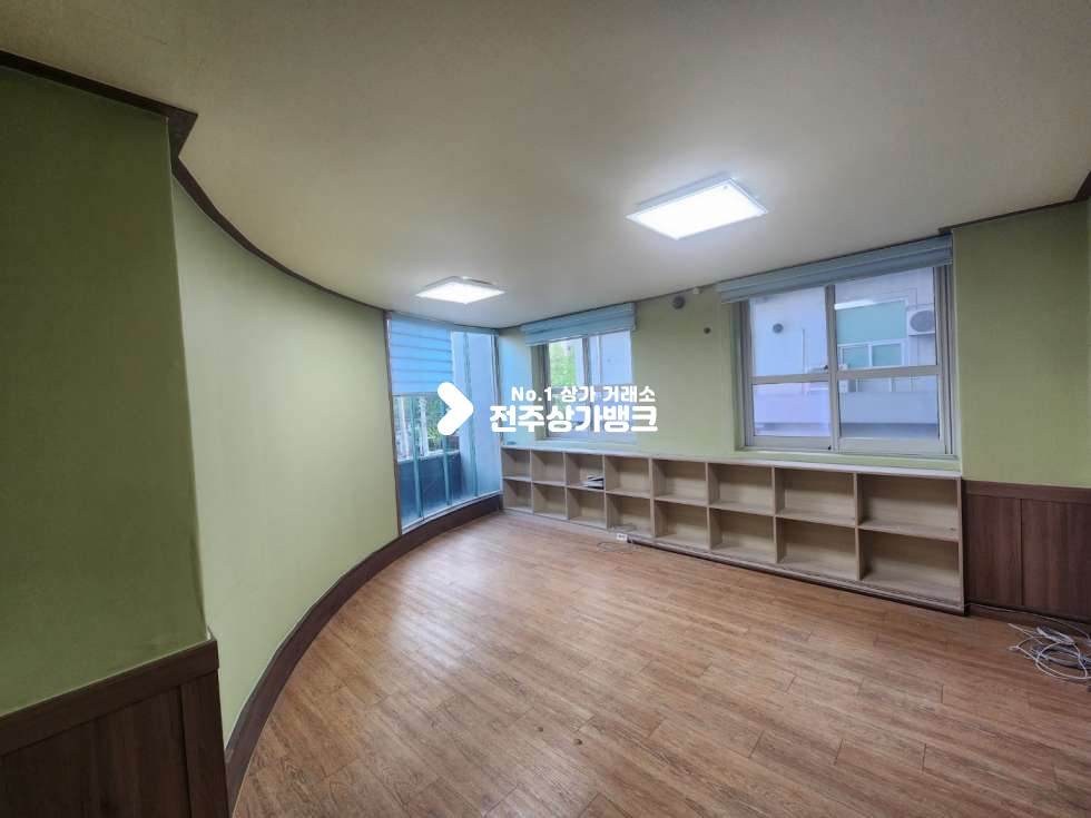 전북 전주완산구 중화산동2가 저렴한 월세 시설완비,칸막이되어있는 상가 중화산동의 대로변 !! 즉시입주가능합니다. 월세 매물번호 12744 사진 4