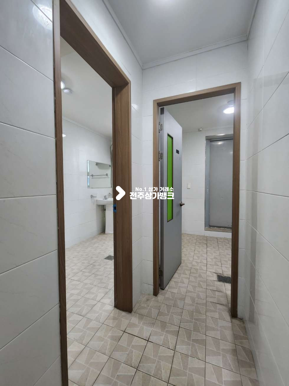 전북 전주완산구 중화산동2가 저렴한 월세 시설완비,칸막이되어있는 상가 중화산동의 대로변 !! 즉시입주가능합니다. 월세 매물번호 12744 사진 8