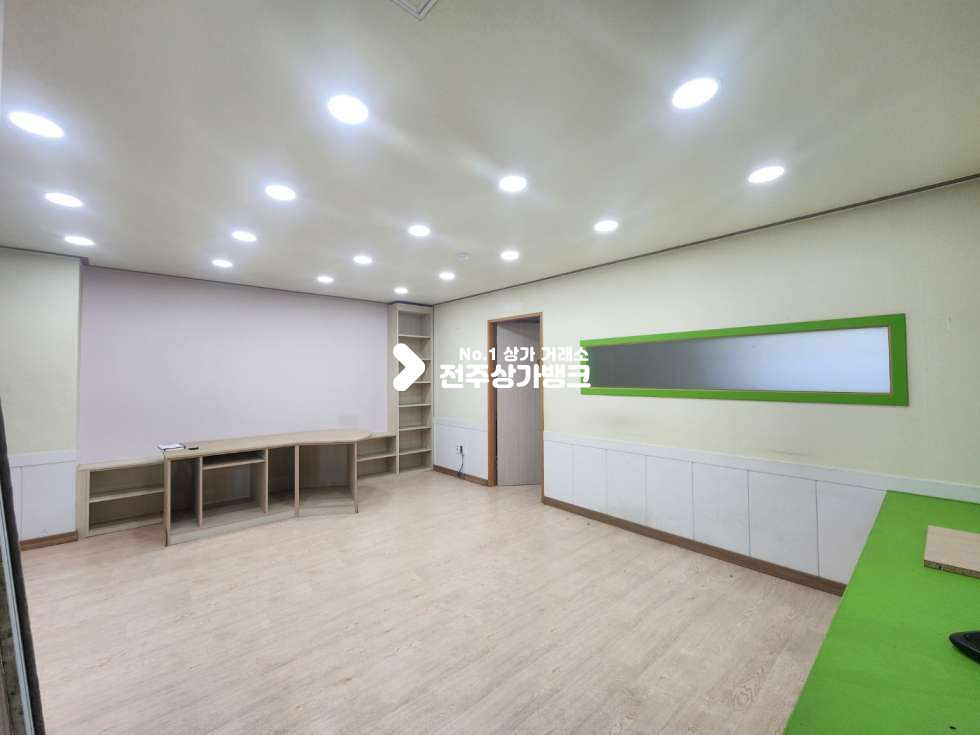 전북 전주완산구 중화산동2가 중화산동2가 저렴한 월세 컨디션좋은 대로변의상가 즉시입주 가능합니다. 월세 매물번호 12745 사진 4