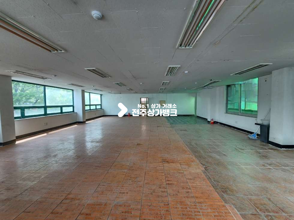전북 전주완산구 평화동2가 ★평화동 대로변 40대상가★ 월세 매물번호 12750 사진 2